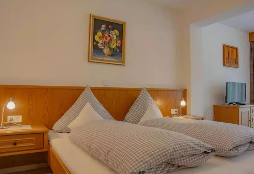 Пансион Gästehaus Familie Gebhard Schädle