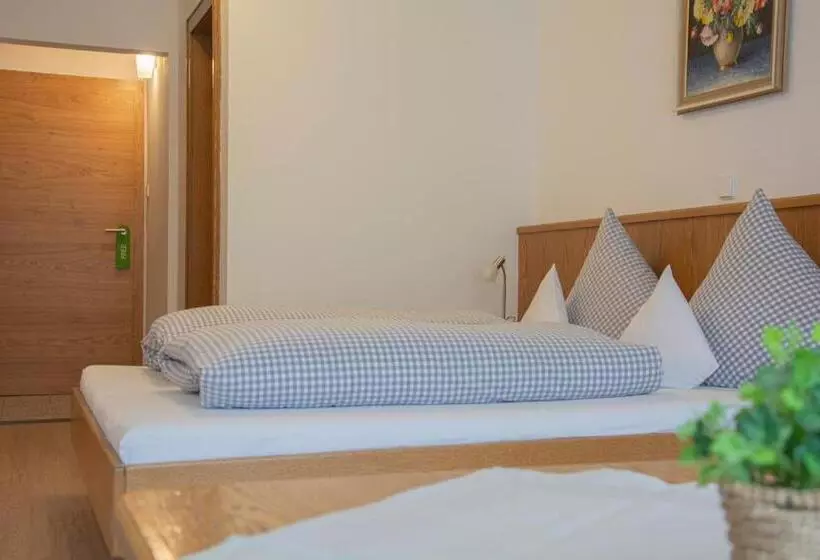 Пансион Gästehaus Familie Gebhard Schädle