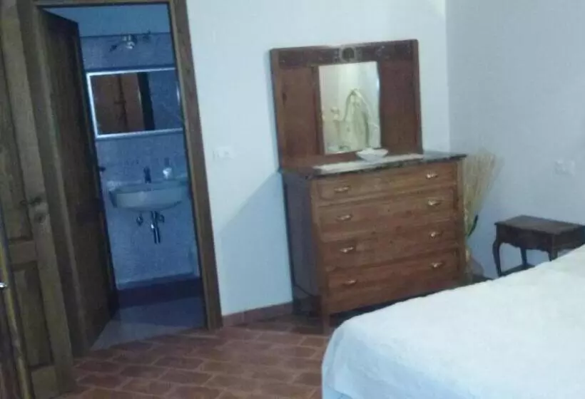 ホテル Agriturismo Il Poderetto