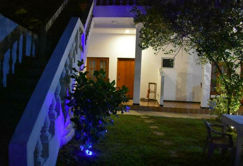 بنسيون Aroma Guest House