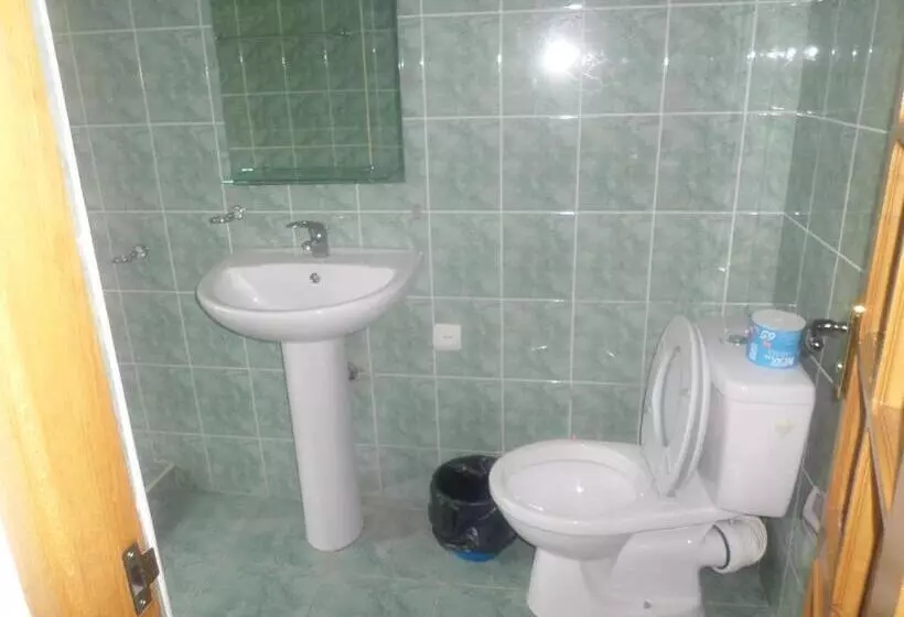 Majatalo Guest House Seno