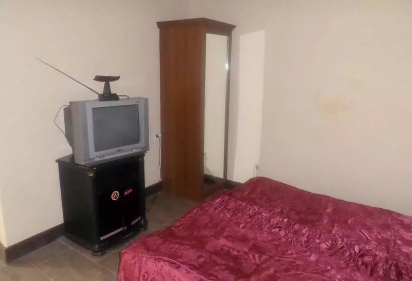 Majatalo Guest House Seno