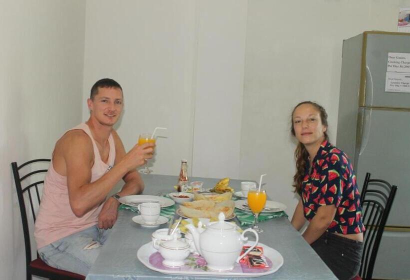 بنسيون Village Star Restmirissa