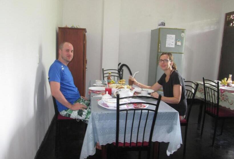 بنسيون Village Star Restmirissa