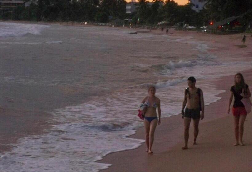 بنسيون Village Star Restmirissa