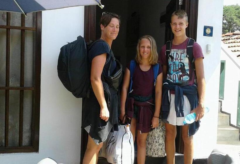 بنسيون Village Star Restmirissa