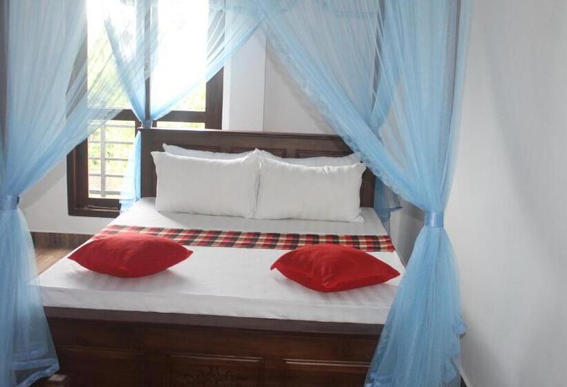 بنسيون Village Star Restmirissa