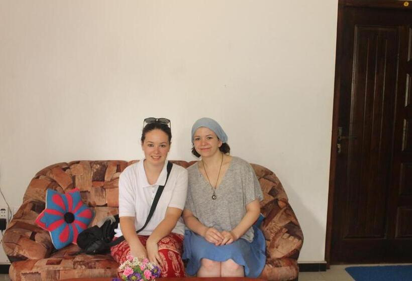 بنسيون Village Star Restmirissa