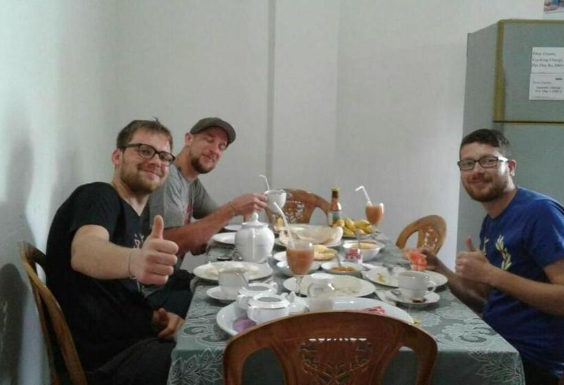 بنسيون Village Star Restmirissa