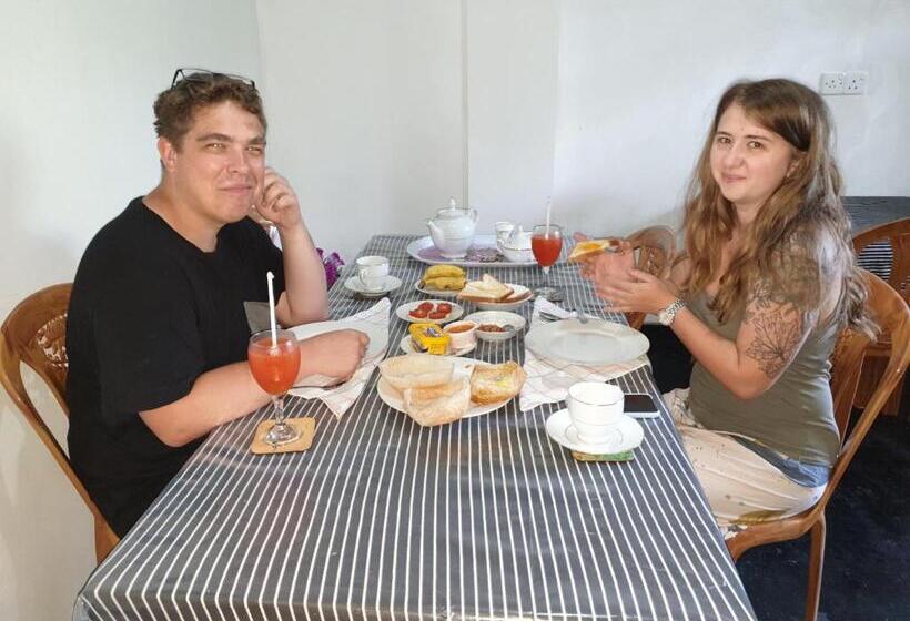 بنسيون Village Star Restmirissa