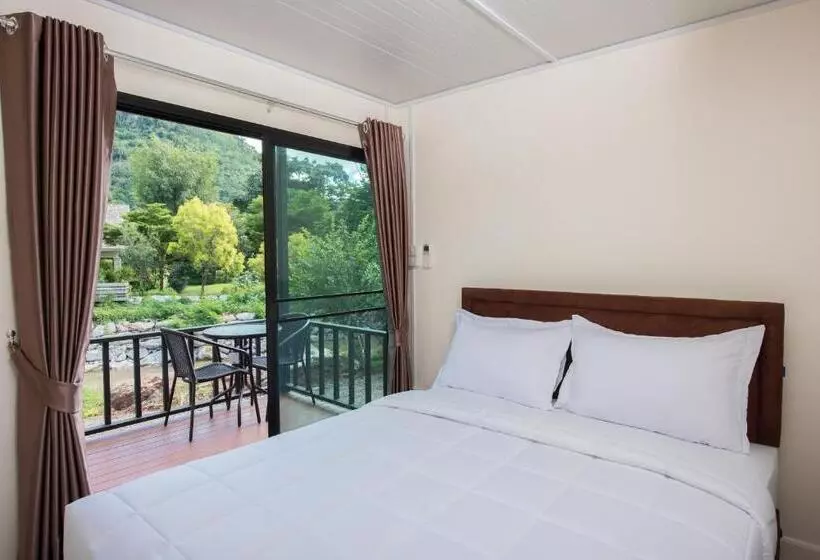 Tharapana Khaoyai Resort