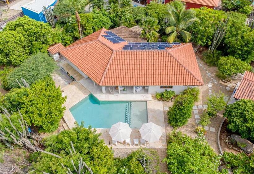 Naïma Luxury Home, Cottage & Apartment Rentals