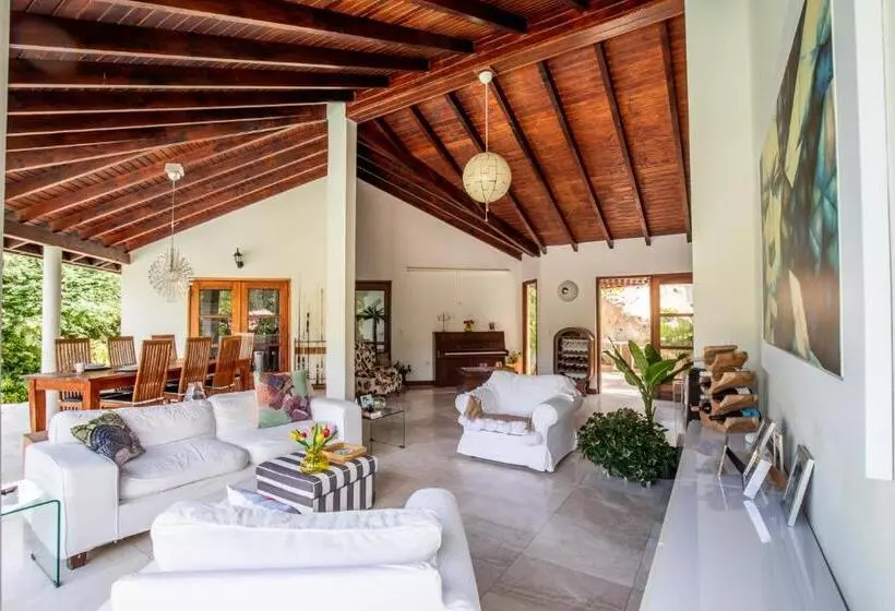 Naïma Luxury Home, Cottage & Apartment Rentals