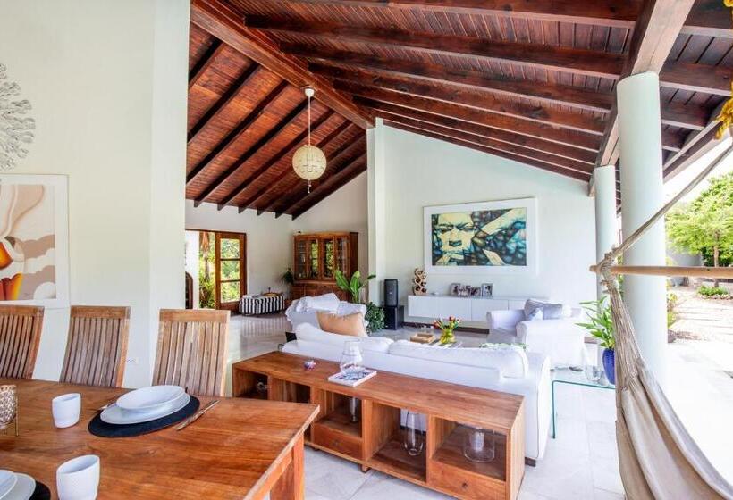 Naïma Luxury Home, Cottage & Apartment Rentals