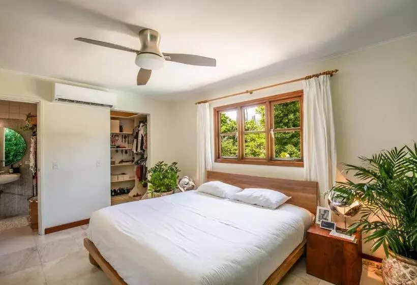 Naïma Luxury Home, Cottage & Apartment Rentals