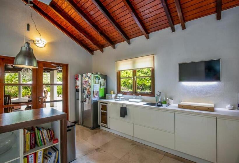 Naïma Luxury Home, Cottage & Apartment Rentals