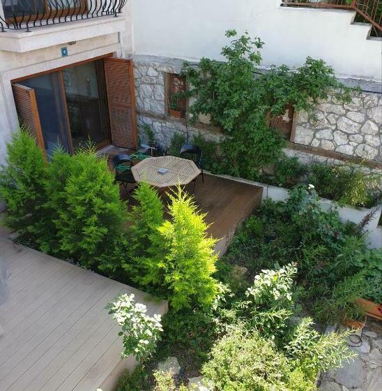 Olive Apartments Studio