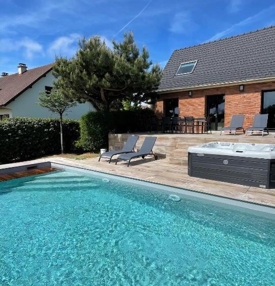Superbe Maison Avec Piscine Et Jacuzzi Dans Les Dunes