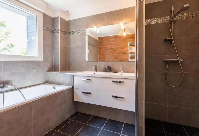 Superbe Maison Avec Piscine Et Jacuzzi Dans Les Dunes