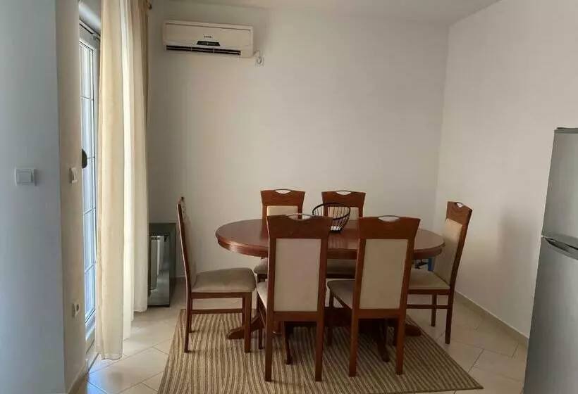 Apartman Goti
