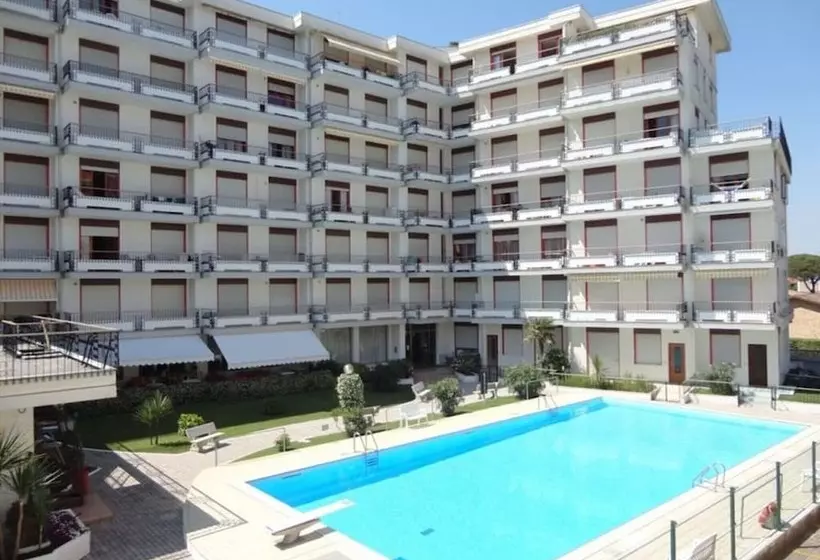 Refurbished Flat For 4 In Porto Santa Margherita