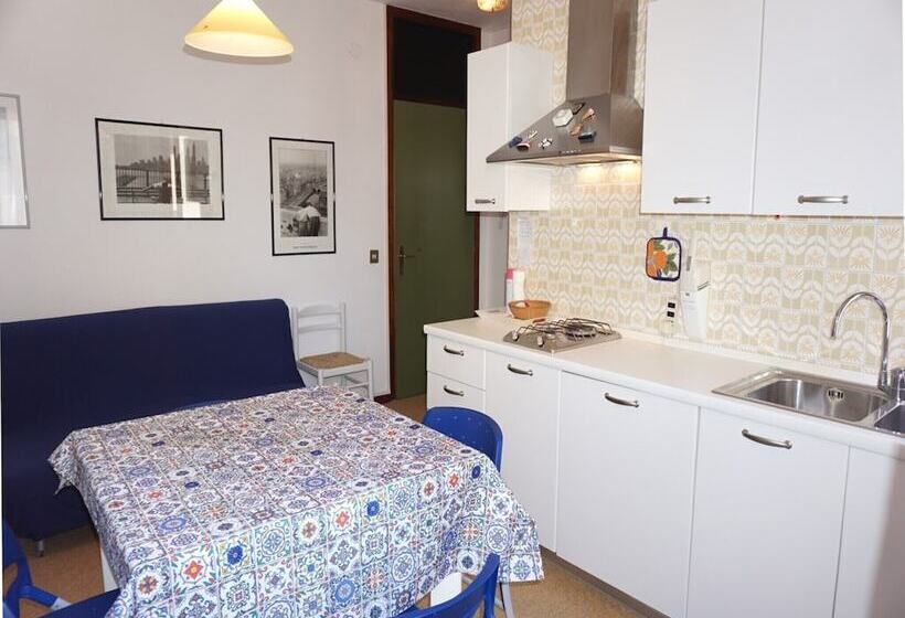 Refurbished Flat For 4 In Porto Santa Margherita