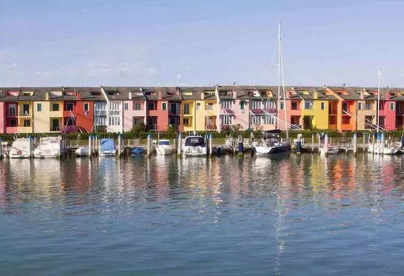 Refurbished Flat For 4 In Porto Santa Margherita