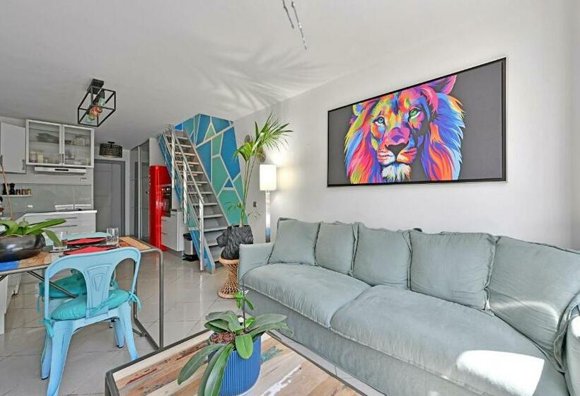 T3 De 45 M2 Avec Terrasse Entièrement Climatisé 2 Chambres 400m De La Plage Résidence Avec P