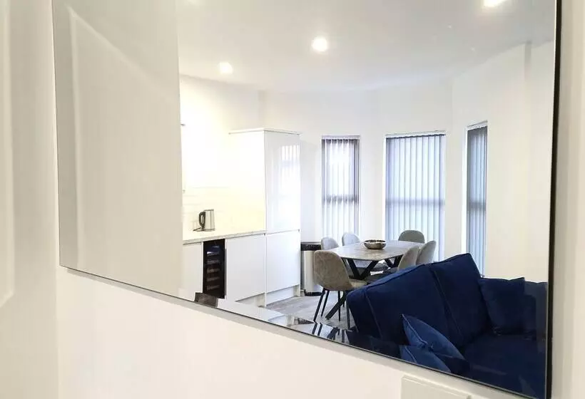 Dysa Banks Apartments