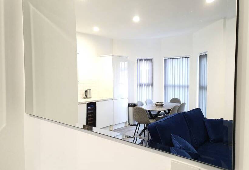 Dysa Banks Apartments