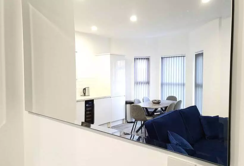 Dysa Banks Apartments