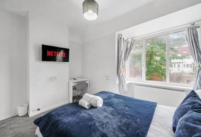 Ezy Property Solution Short Lets & Serviced Accommodation Norbury