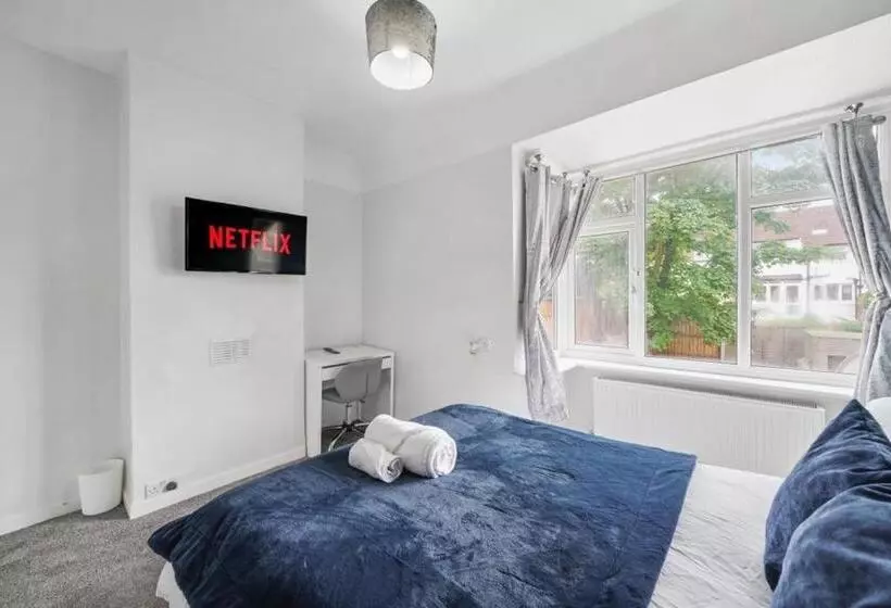 Ezy Property Solution Short Lets & Serviced Accommodation Norbury