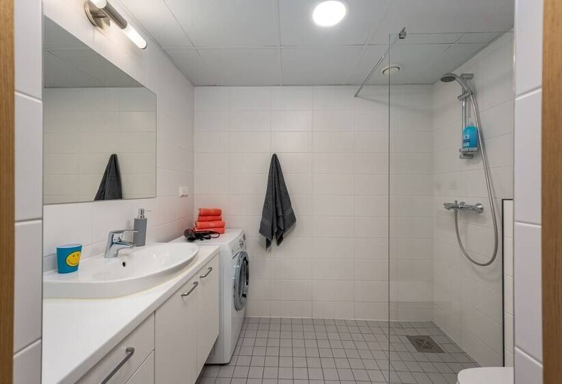 Haraka Apartment With Sunset Balcony