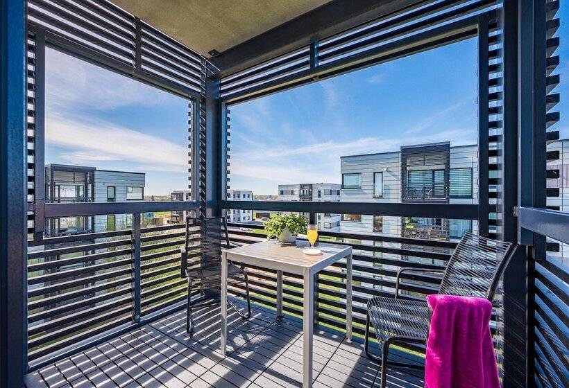 Haraka Apartment With Sunset Balcony