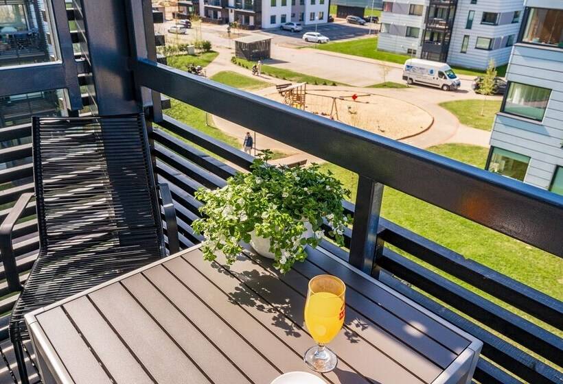 Haraka Apartment With Sunset Balcony