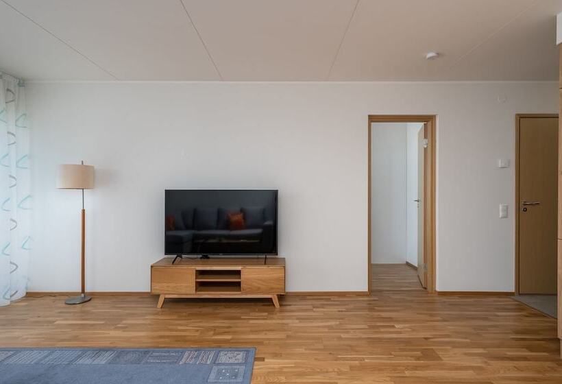 Haraka Apartment With Sunset Balcony