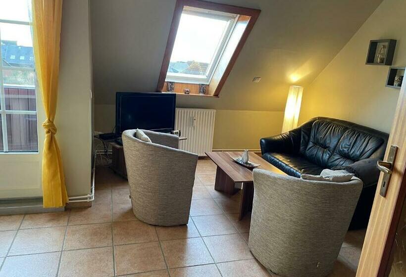 Modernisierte Ferienwohnung Friedrichskoog   Spitze, Gegenüber Mutter Kind Klinik