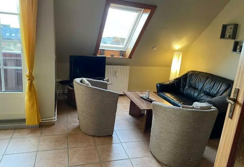 Modernisierte Ferienwohnung Friedrichskoog   Spitze, Gegenüber Mutter Kind Klinik