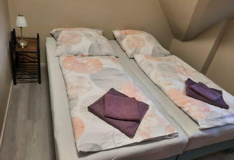 Modernisierte Ferienwohnung Friedrichskoog   Spitze, Gegenüber Mutter Kind Klinik