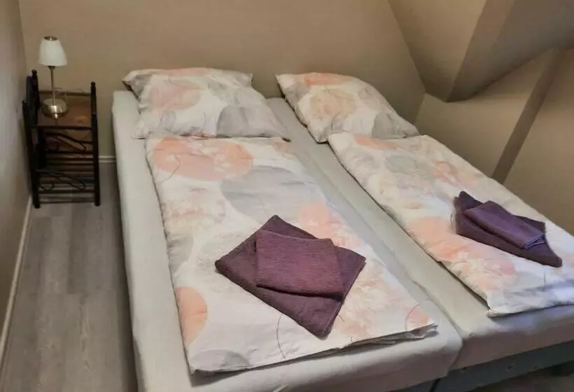 Modernisierte Ferienwohnung Friedrichskoog   Spitze, Gegenüber Mutter Kind Klinik