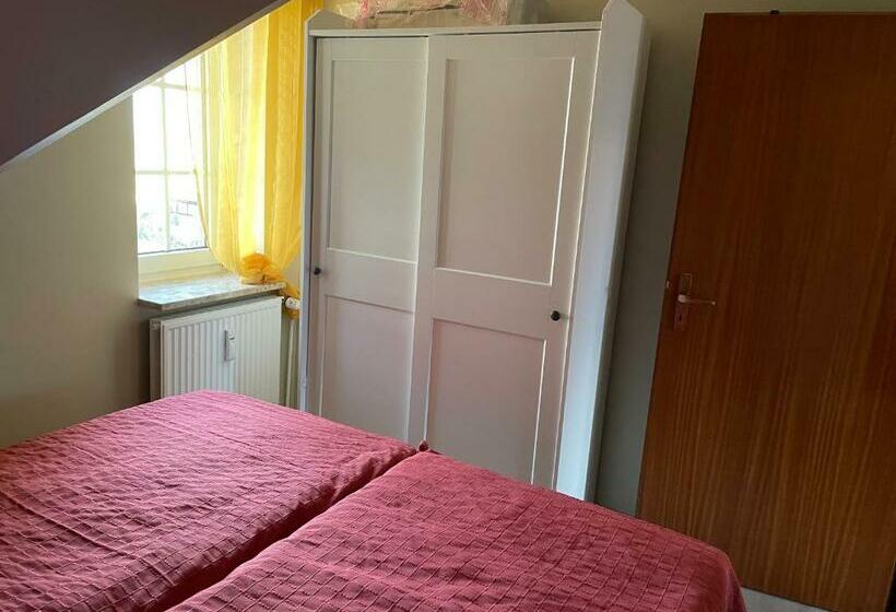 Modernisierte Ferienwohnung Friedrichskoog   Spitze, Gegenüber Mutter Kind Klinik