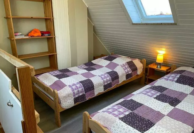 Modernisierte Ferienwohnung Friedrichskoog   Spitze, Gegenüber Mutter Kind Klinik