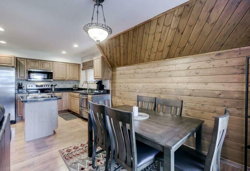 Neck Of The Woods! Canyon Views! Breathtaking!