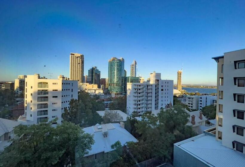 63 Spectacular City Views 1br Kings Park