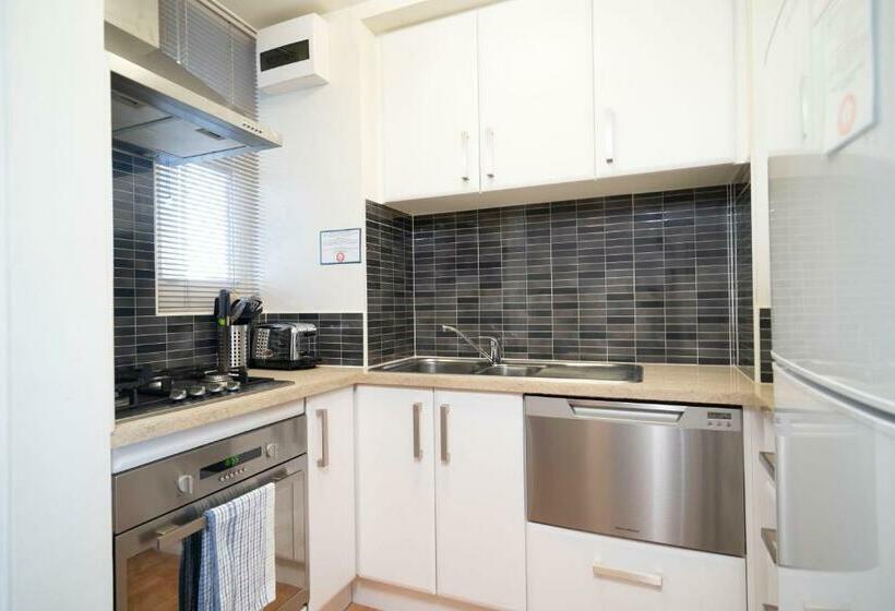 63 Spectacular City Views 1br Kings Park