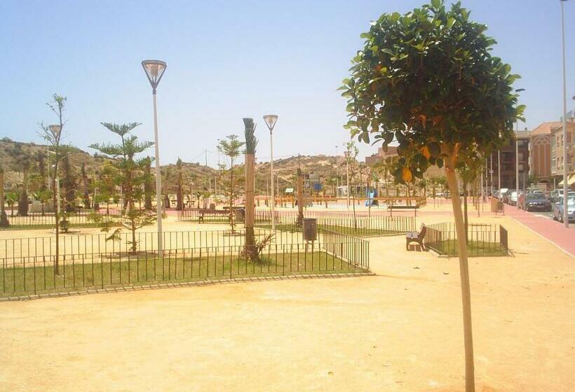 Apartamento A 150 Metros Del Puerto Deportivo