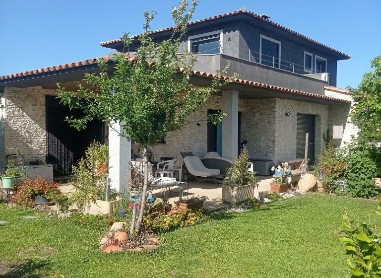 Chez J, Appartement à L étage, T3