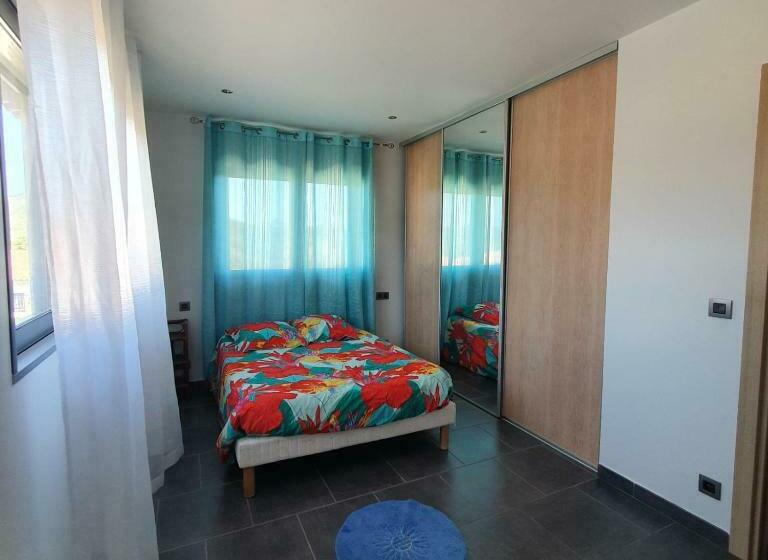 Chez J, Appartement à L étage, T3