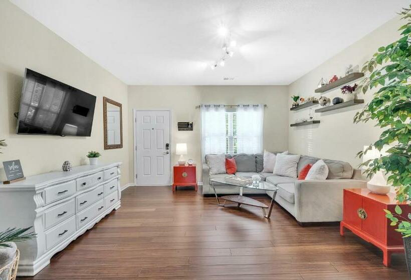 Cozy Home Close To Airport, Downtown, & Us Whitewater Center